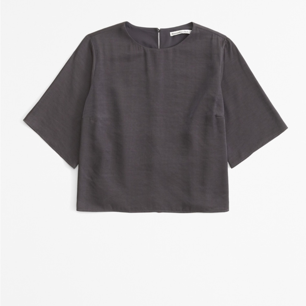 Abercrombie & Fitch Women’s Crinkle Textured Woven Tee in Dark Grey